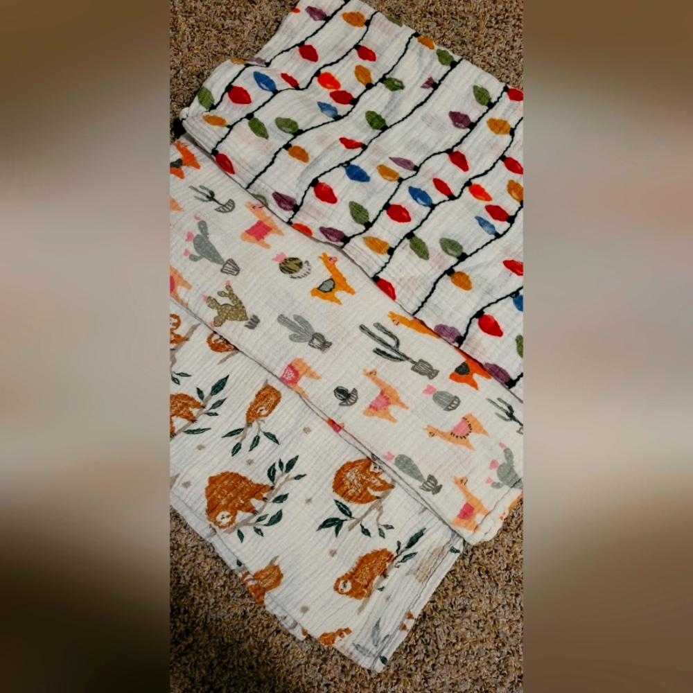 Set of 3 Muslin baby blankets. Clementine Kids ,Spearmint  love .